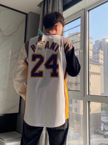 Mitchell & Ness UA球員版 2009-10賽季總決賽 生涯最後一冠 24號球衣 白色 photo review